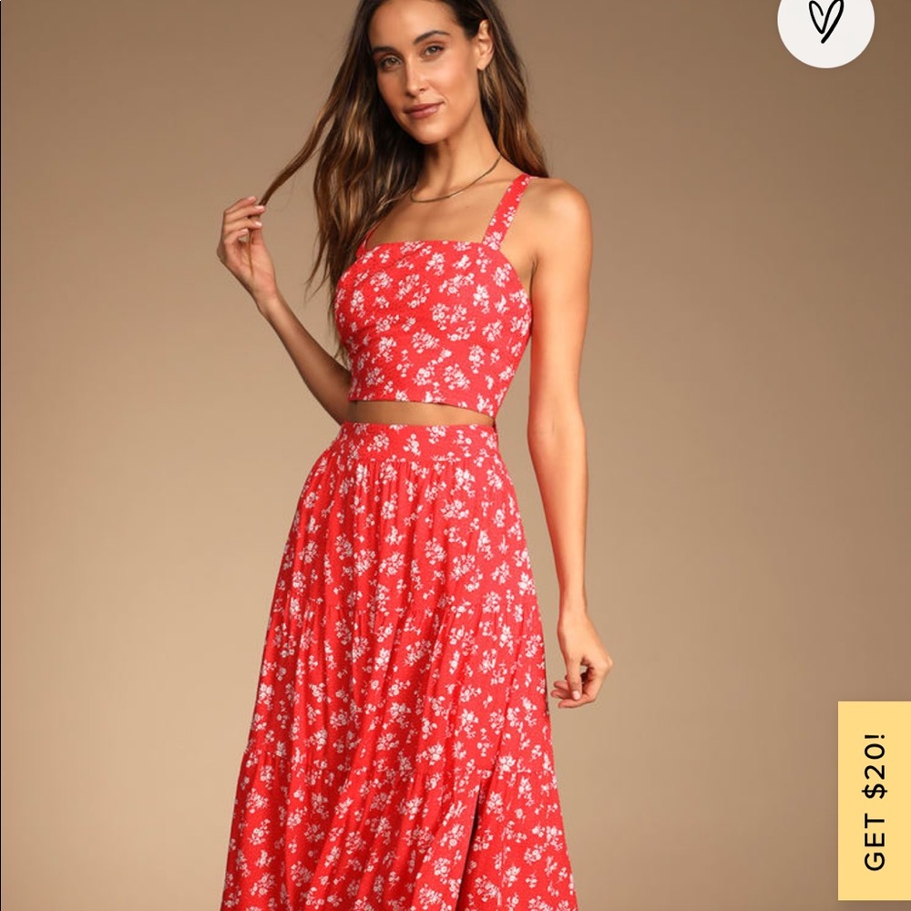 Seasonal bloom red floral print tie-backed crop tank top- NEW, tags attached
